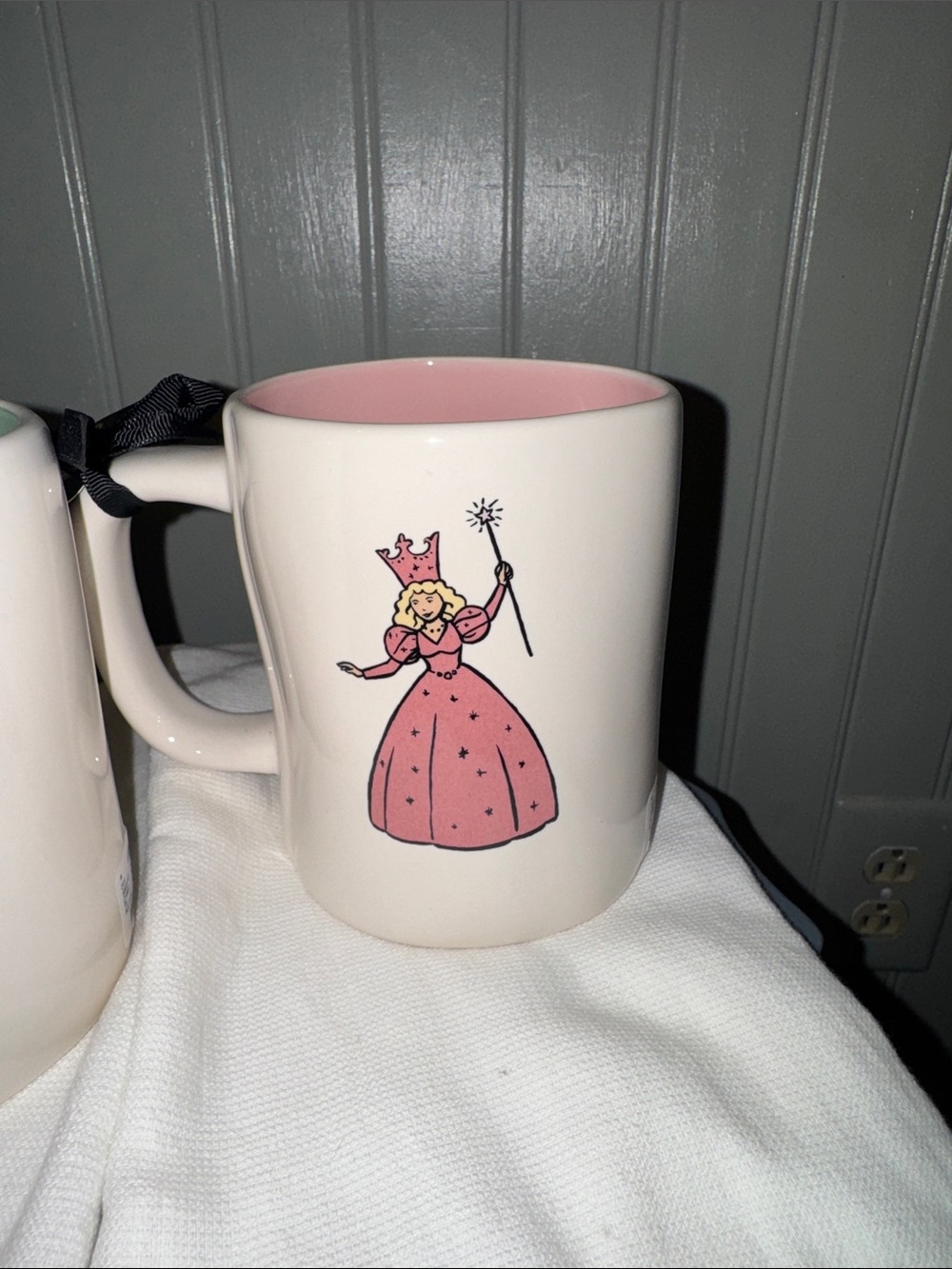 Rae Dunn Glinda good Witch & Wicked witch Mug Set w/ Matching Towels - Picture 2 of 8